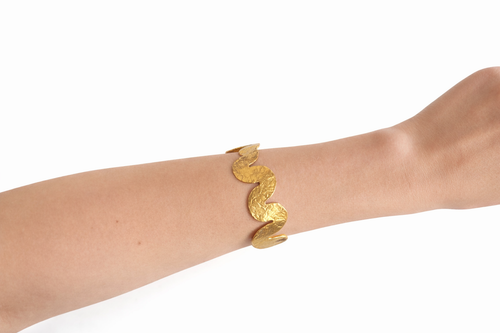 Aure Form Kelepçe Bileklik – 24K Altın Kaplama