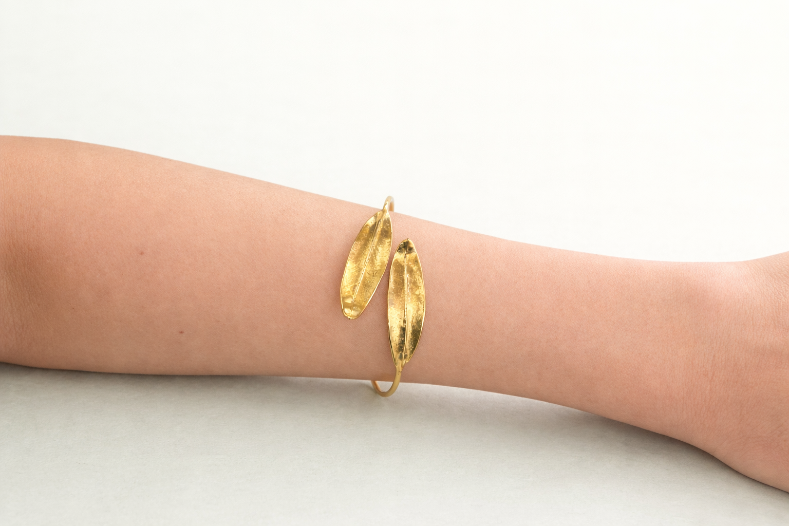 Defne Yaprağı Kelepçe Bileklik