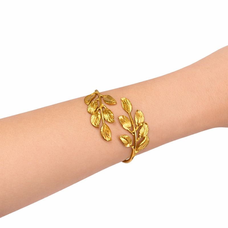 Liora El Yapımı Yaprak Kelepçe Bileklik – 24K Altın Kaplama