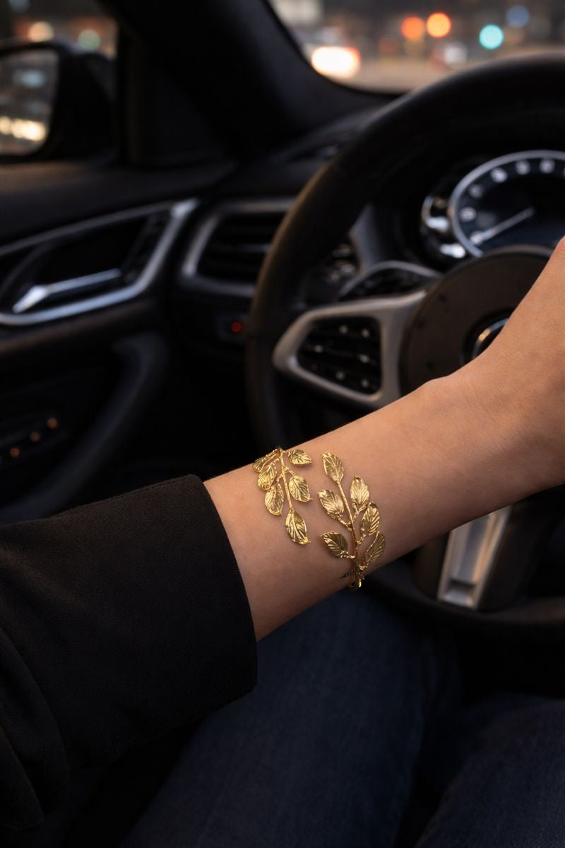 Liora El Yapımı Yaprak Kelepçe Bileklik – 24K Altın Kaplama
