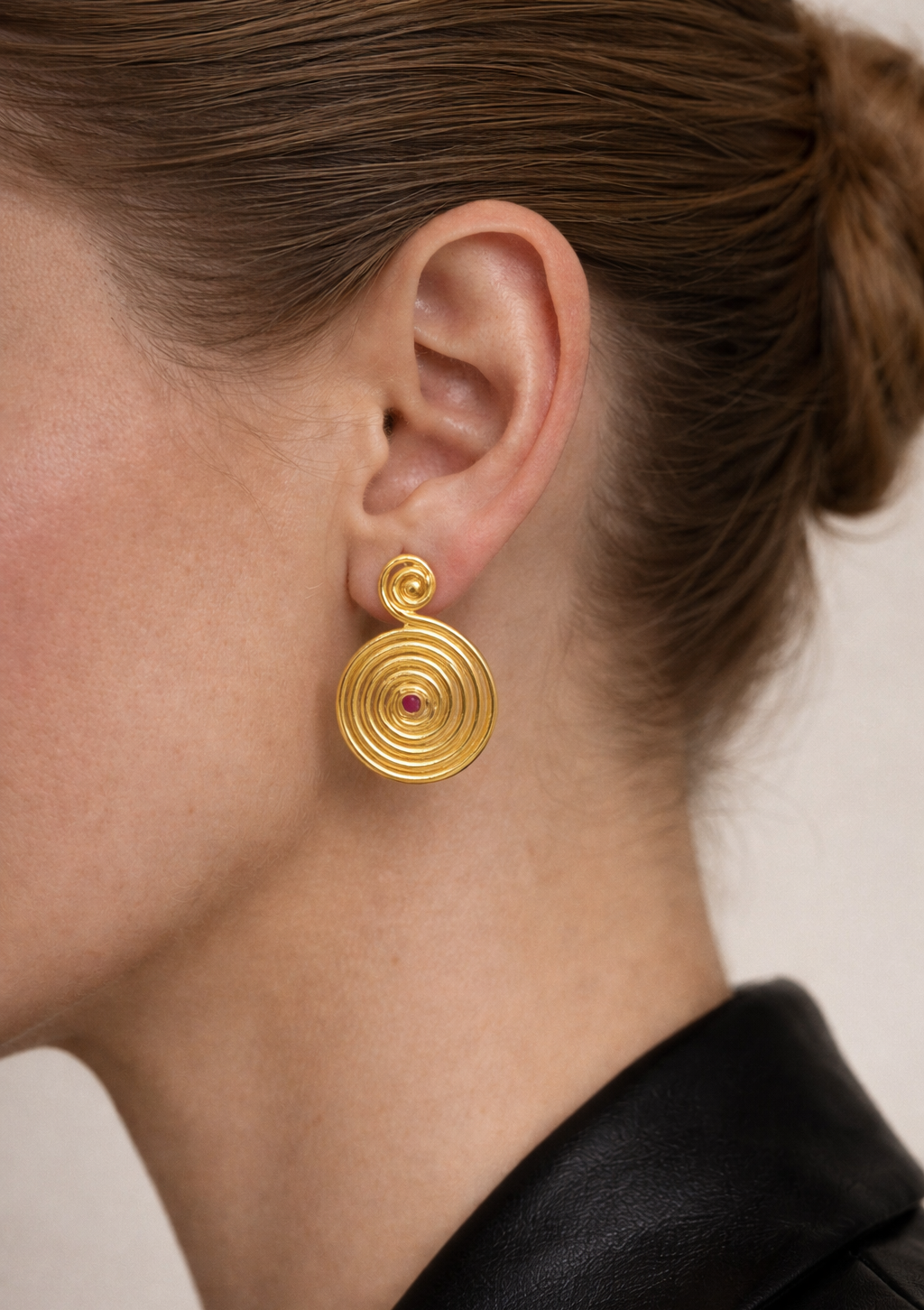 Sonsuzluk Kırmızı Zirkon Taşlı | 24K Altın Kaplama Özel Tasarım Küpe