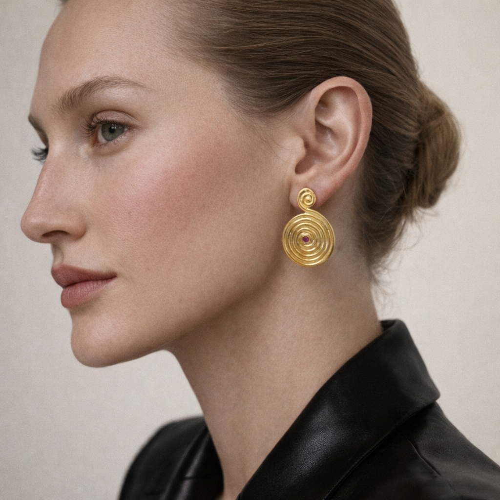 Sonsuzluk Kırmızı Zirkon Taşlı | 24K Altın Kaplama Özel Tasarım Küpe