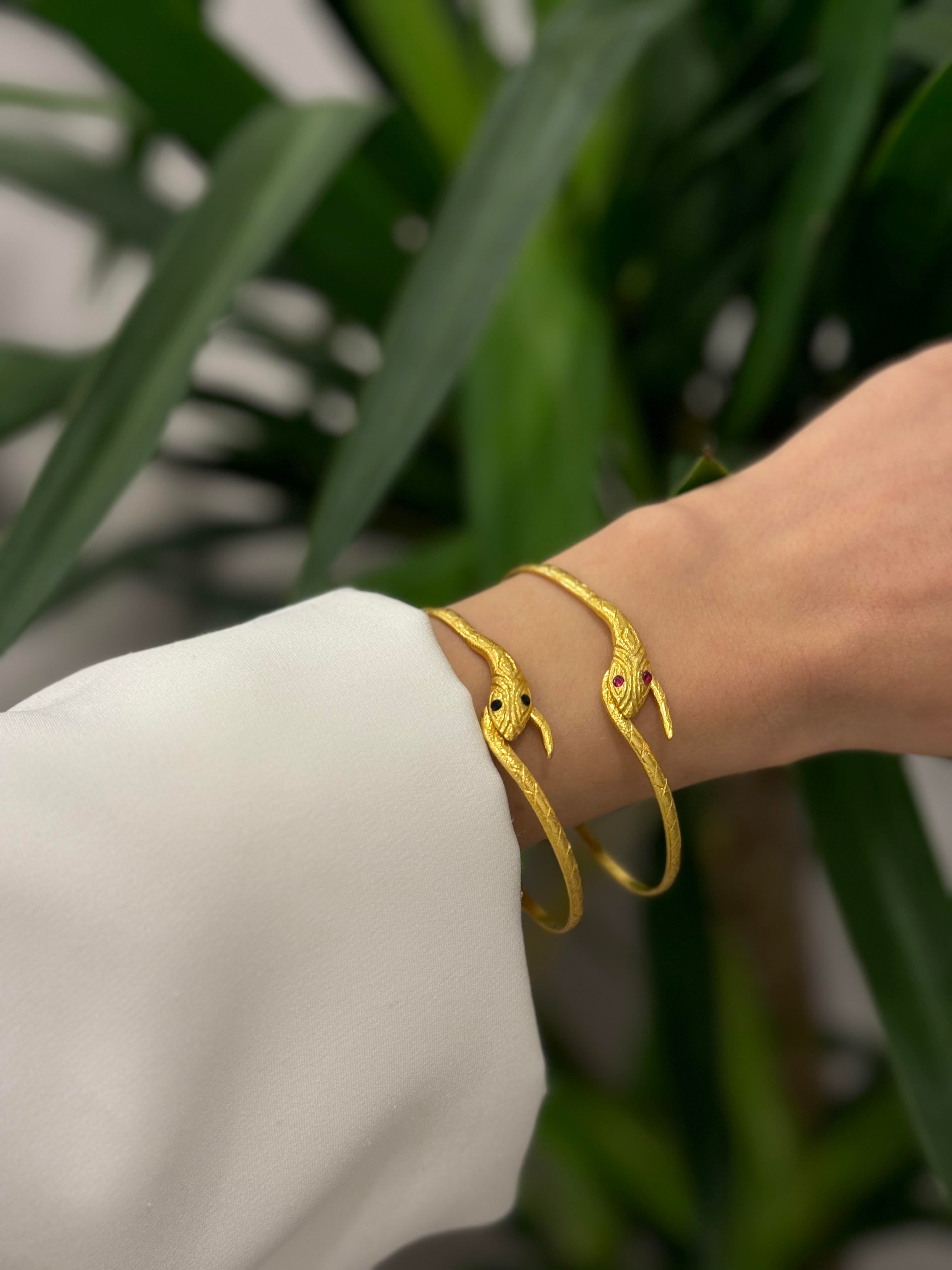 Motifli El Yapımı Özel Tasarım Kelepçe